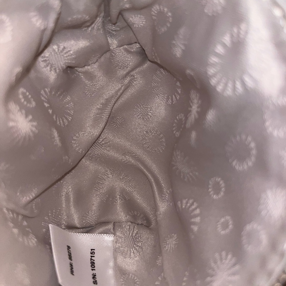 UGG AUSTRALIA Leather Key - Picture 5 of 5